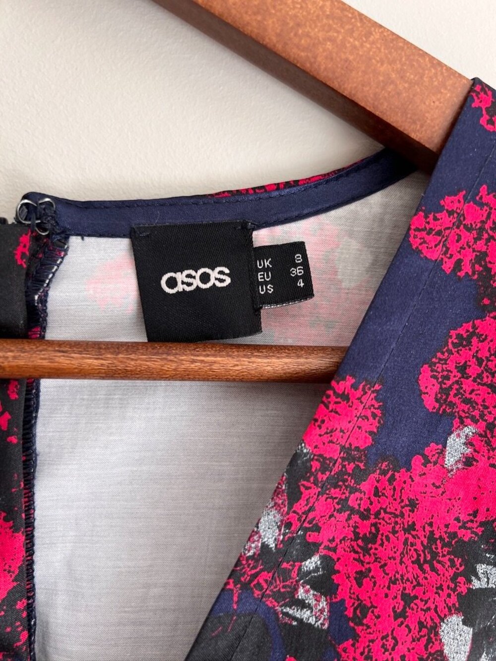 ASOS Navy & Hot Pink Floral Fit & Flare Dress Deep V – US 4 / UK 8 - Picture 4 of 13